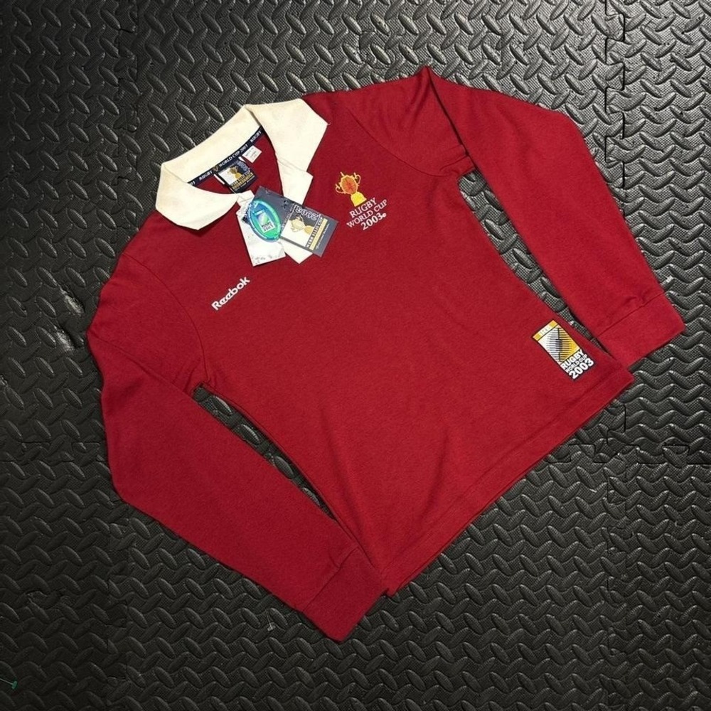 Super sick Vintage 2000s Reebok red rugby jersey